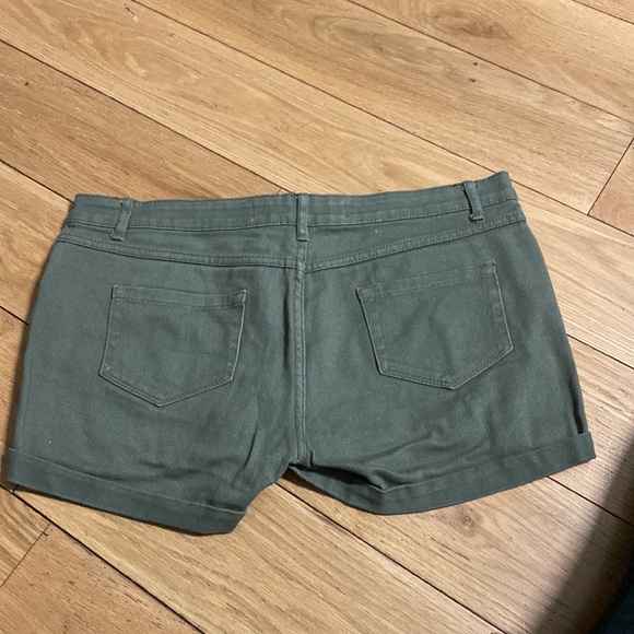 Olive green shorts - Picture 3 of 3